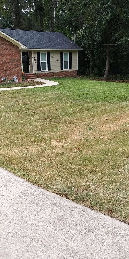 Top-rated lawn mowing service experts serving Smiths Station, AL - G&H Lawn Service