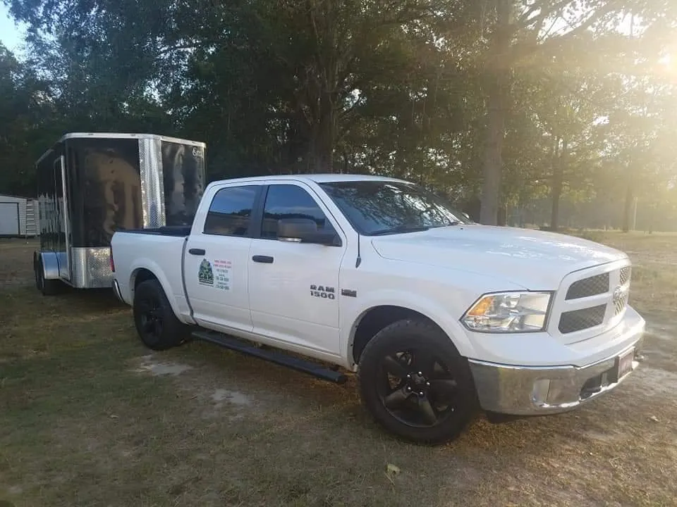 Reliable lawn mowing service experts serving Smiths Station, AL - G&H Lawn Service