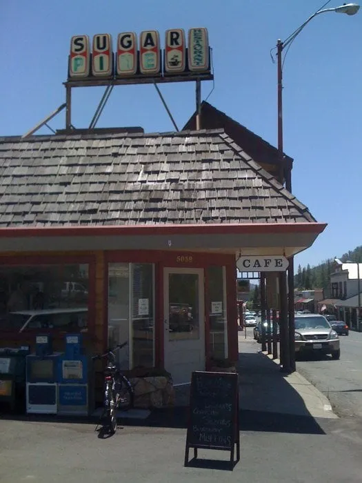 Professional lawn care service in Smiths Station, AL - G&H Lawn Service