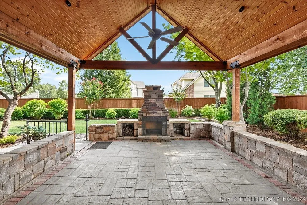 Professional yard maintenance experts serving Tulsa, OK - G&H Outdoor Services