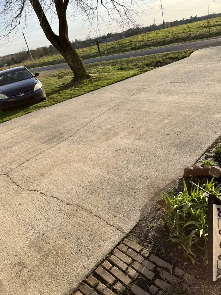 Reliable garden landscaping for homes in Gadsden, AL by GHJ Pressure Washing