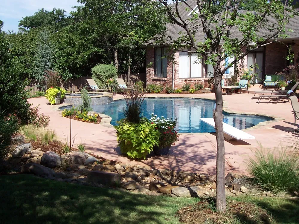 Trusted landscape design for beautiful yards in Edmond, OK by Giant Landscape