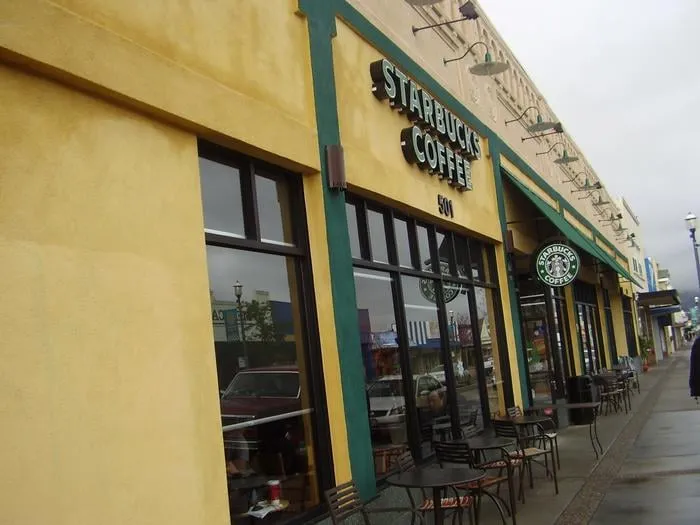 Local lawn care service experts serving Manchester, NH - Giant Landscaping Services