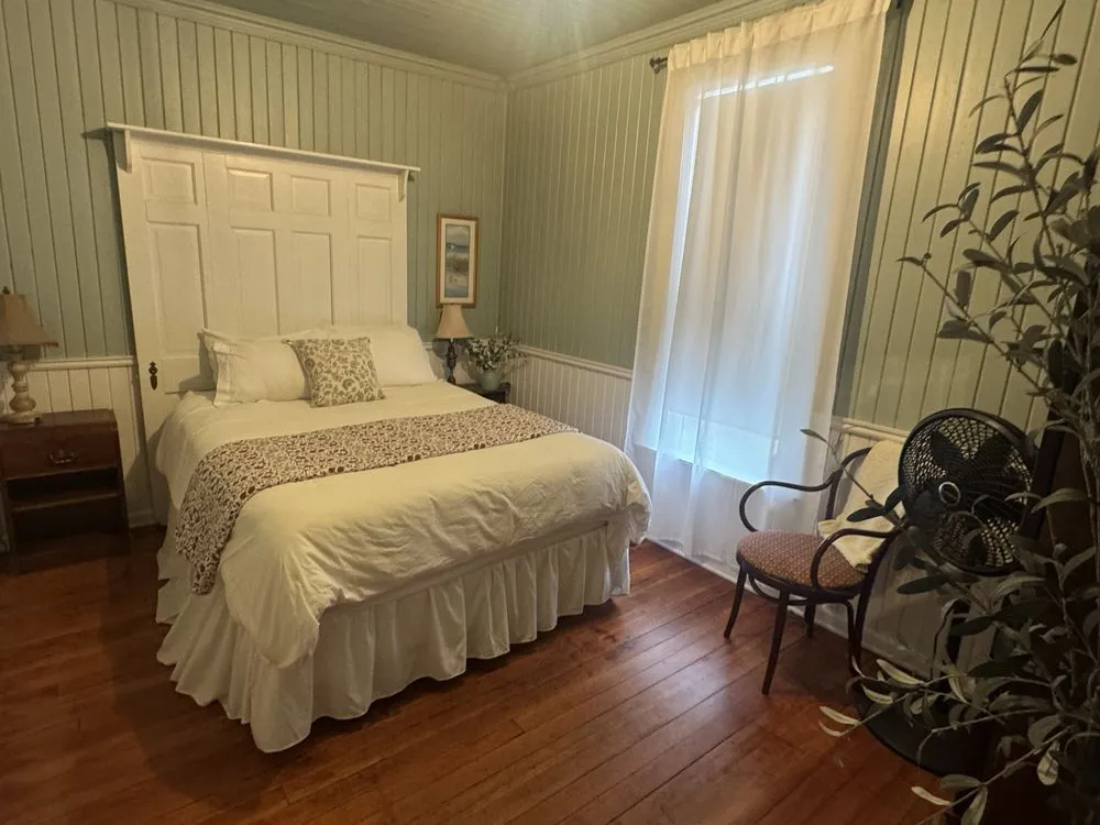 Local garden landscaping experts serving Ocean Park, WA - Giant Octopus Property Assistance