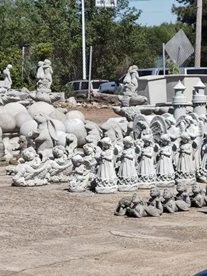 Giarolis Nursery Landscaping Logo