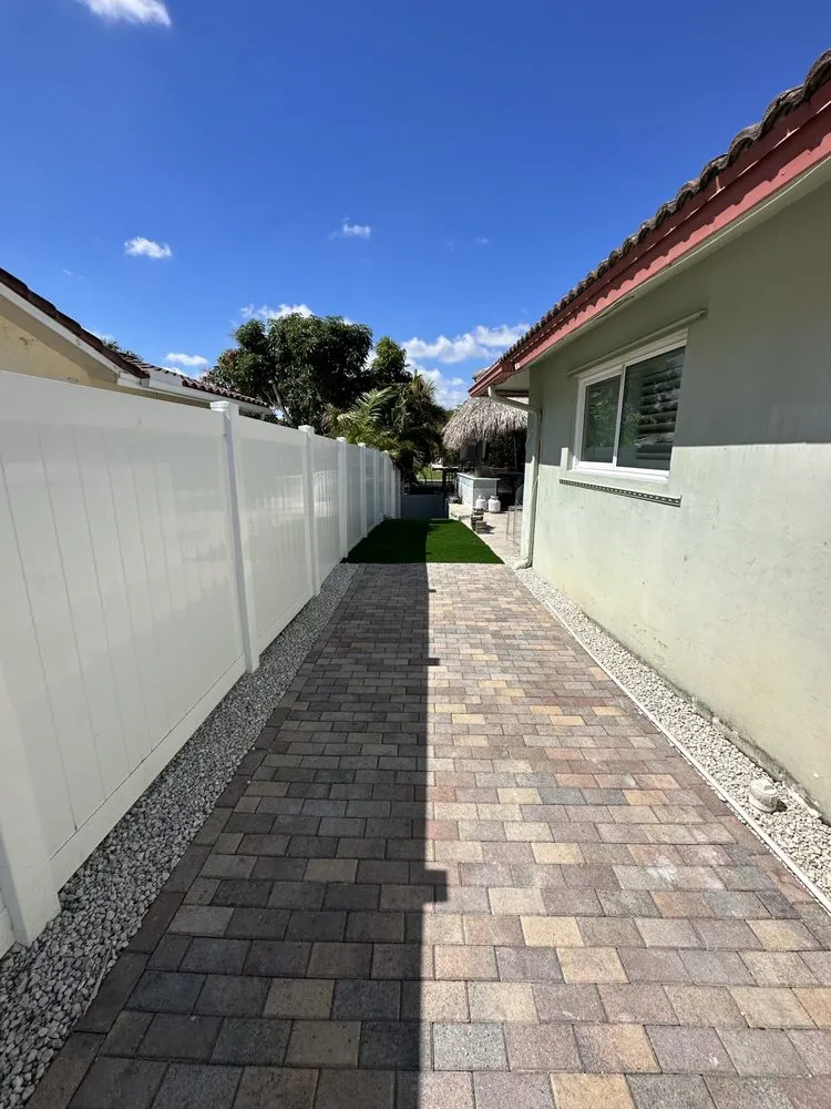 Local yard cleanup service for beautiful yards across Boca Raton, FL - Gibbs Pro Services
