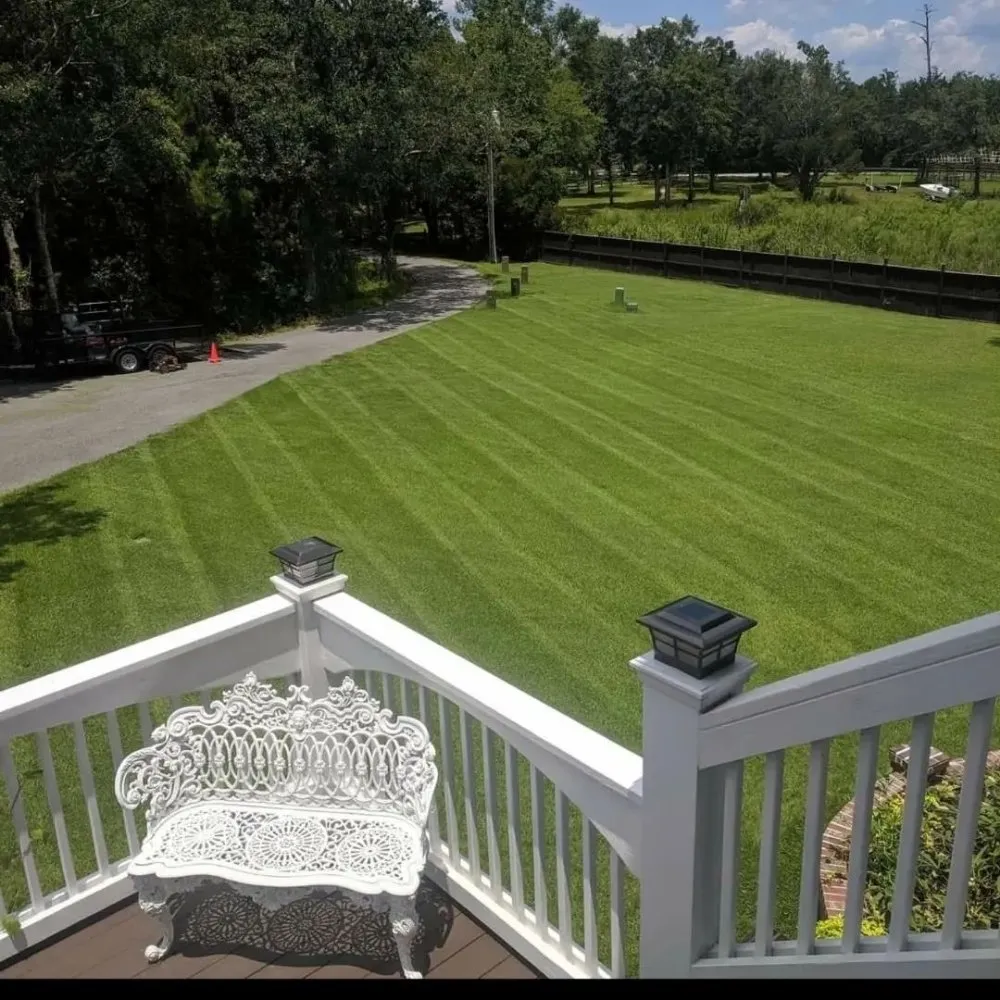 Affordable lawn care service experts serving Ocean Springs, MS - Gibsons Lawn Service