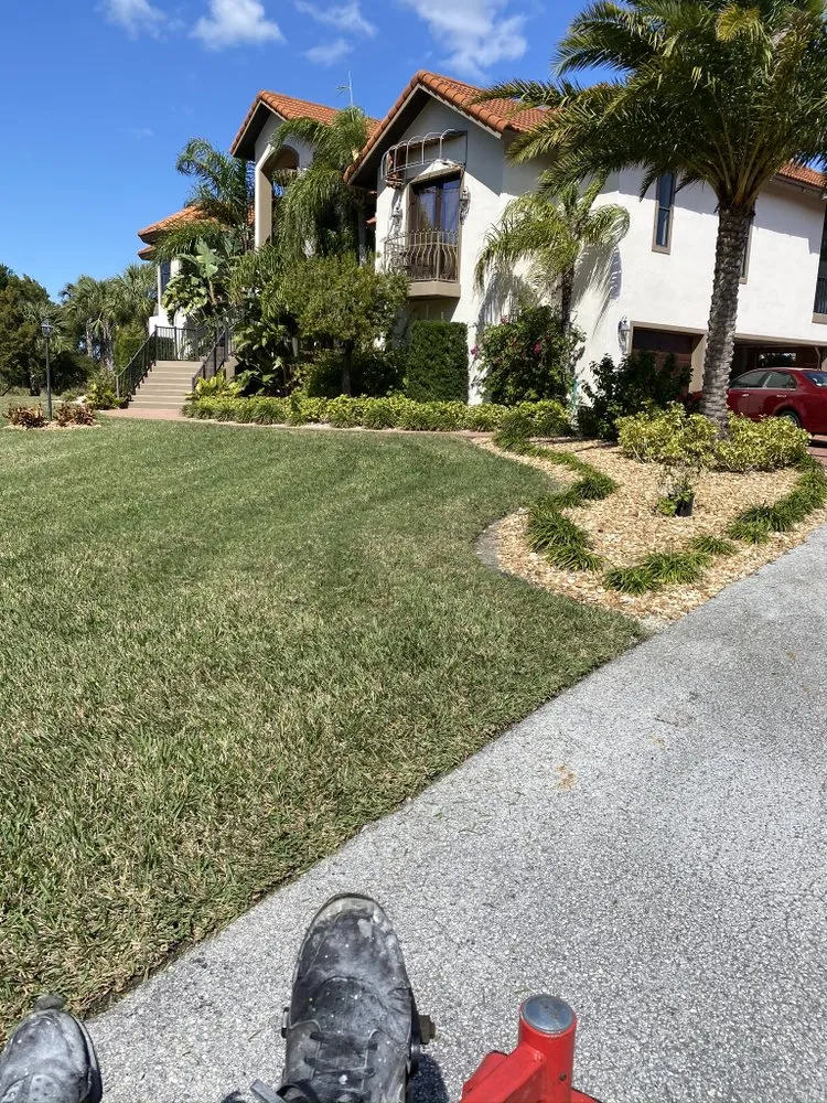 Reliable yard cleanup service experts serving Dunnellon, FL - GIDC Mowing & Painting