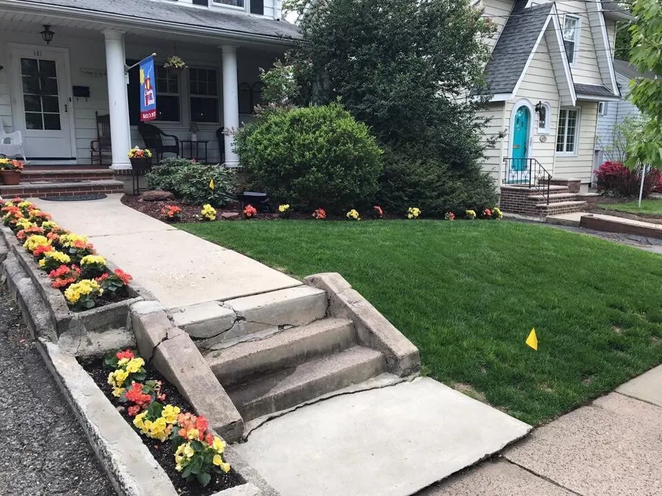 Expert yard maintenance experts serving Verona, NJ - Gifford's Landscaping