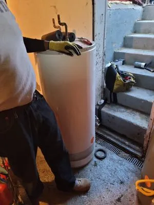 Gifted Hands Factotum Logo