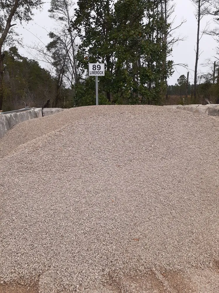 Professional landscaping services for year-round maintenance in Havana, FL by GIG Outdoors