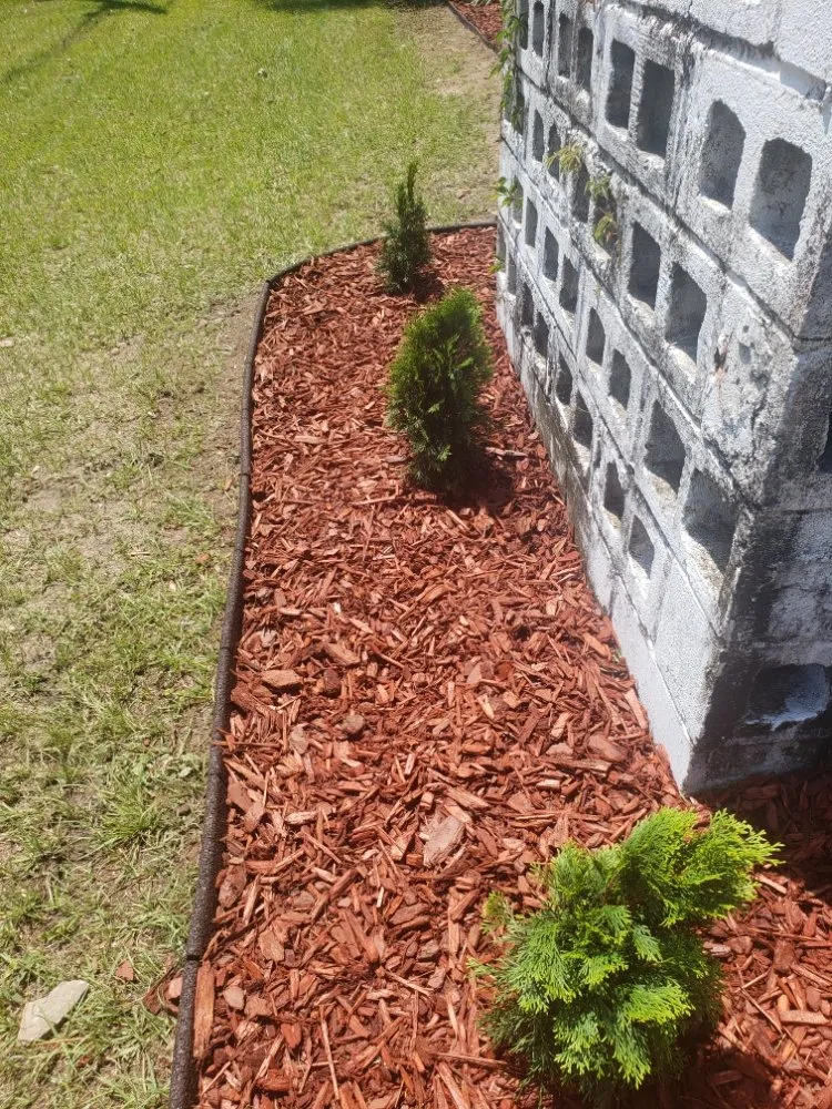 Expert garden landscaping in Pensacola, FL by Giglio Lawn Services