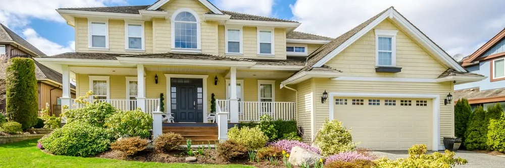 Custom residential landscaping for beautiful yards in Park Ridge, NJ by Gil Santos Landscaping