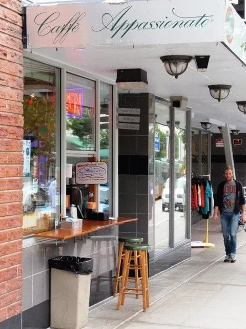 Reliable garden landscaping with custom design in Cathedral City, CA by Gilberto’s Maintenance Services