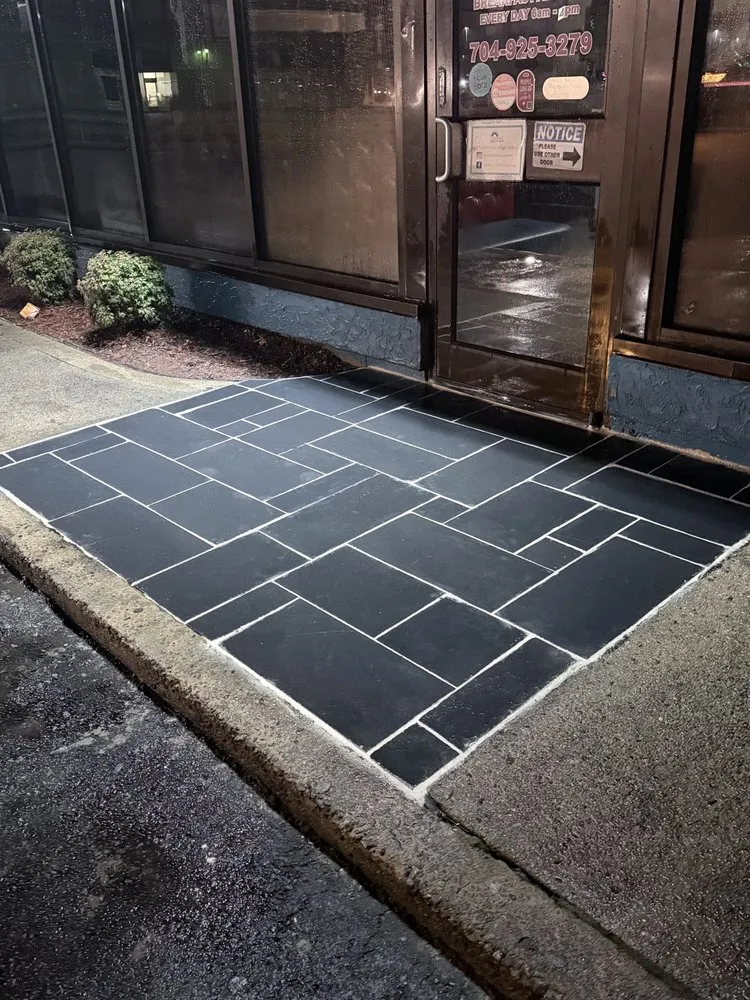 Reliable yard maintenance for beautiful yards in Kannapolis, NC by Gilbert’s Constructions