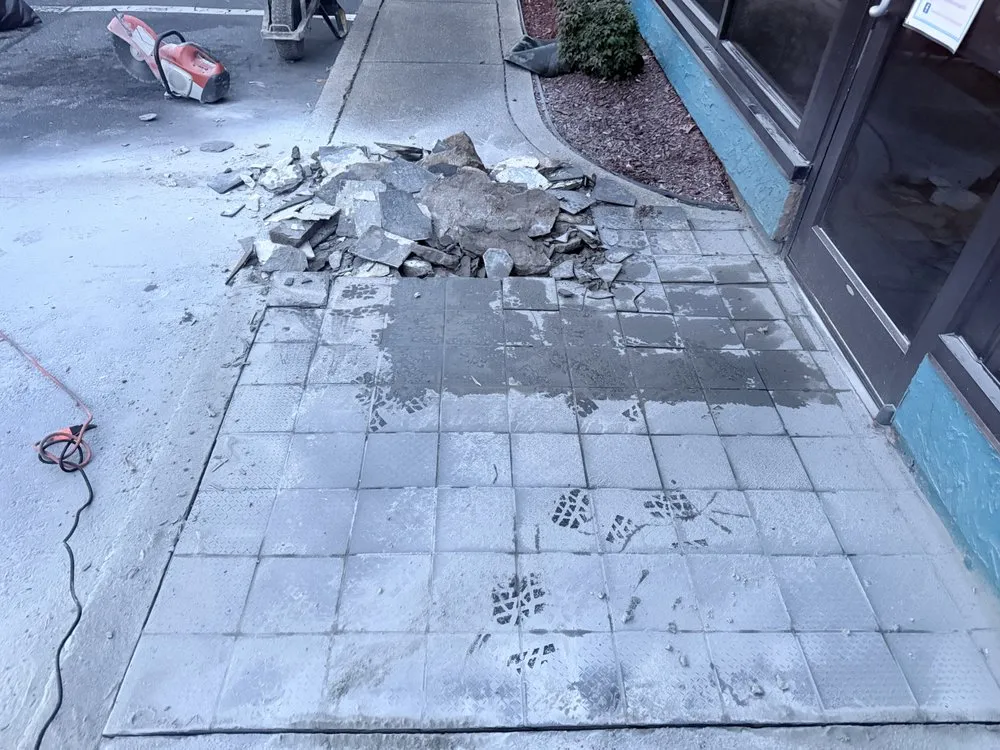 Custom lawn care service in Kannapolis, NC by Gilbert’s Constructions