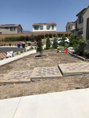 Gilbert's Landscape & Tree Services Logo