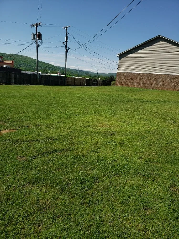 Affordable lawn care service with custom design across South Pittsburg, TN - Gilliam And Sons Lawn Care