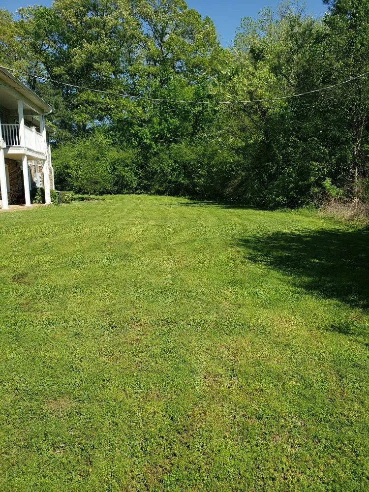 Custom outdoor landscaping experts serving South Pittsburg, TN - Gilliam And Sons Lawn Care