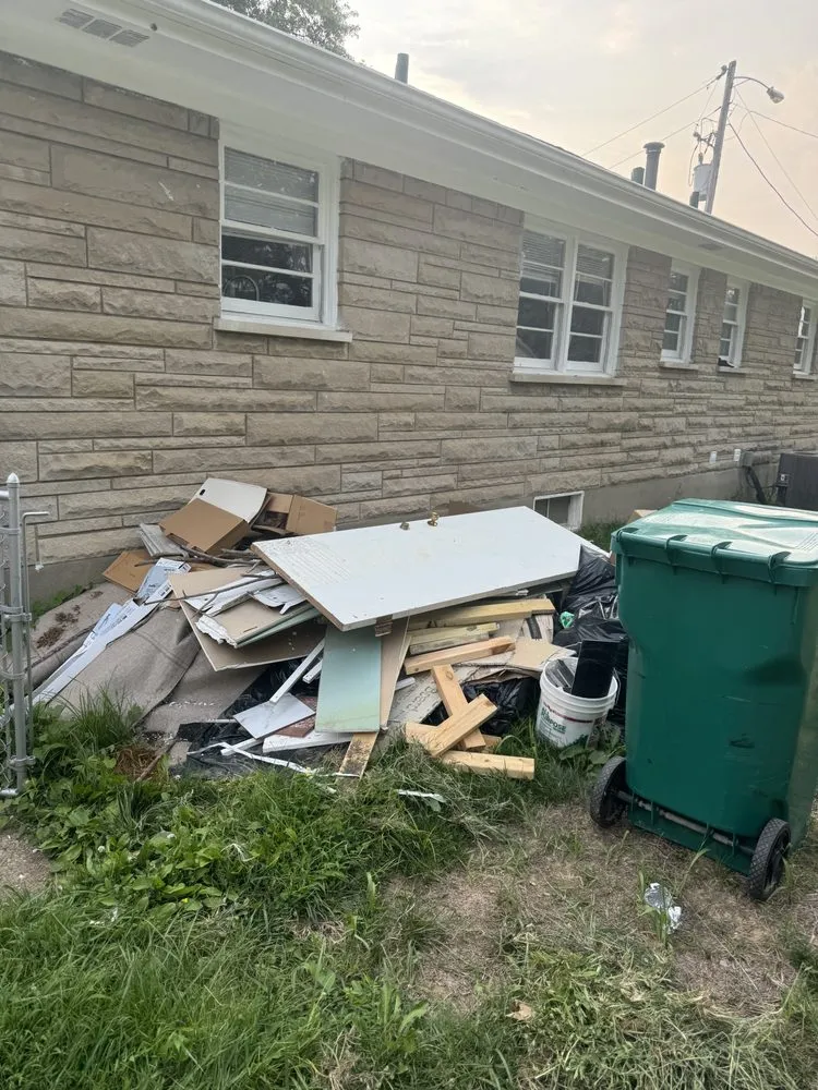 Expert yard maintenance in Louisville, KY by Gilly Grass Home Exterior Services