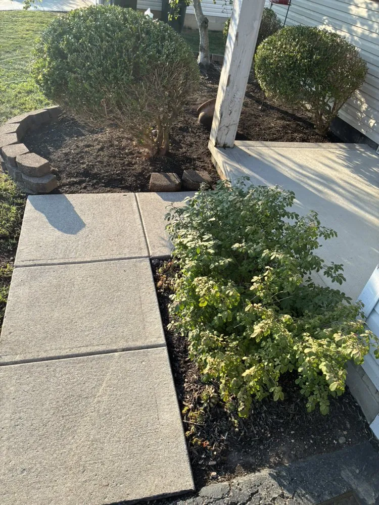 Top-rated landscaping services in Grove City, OH by Gilmore Property Service