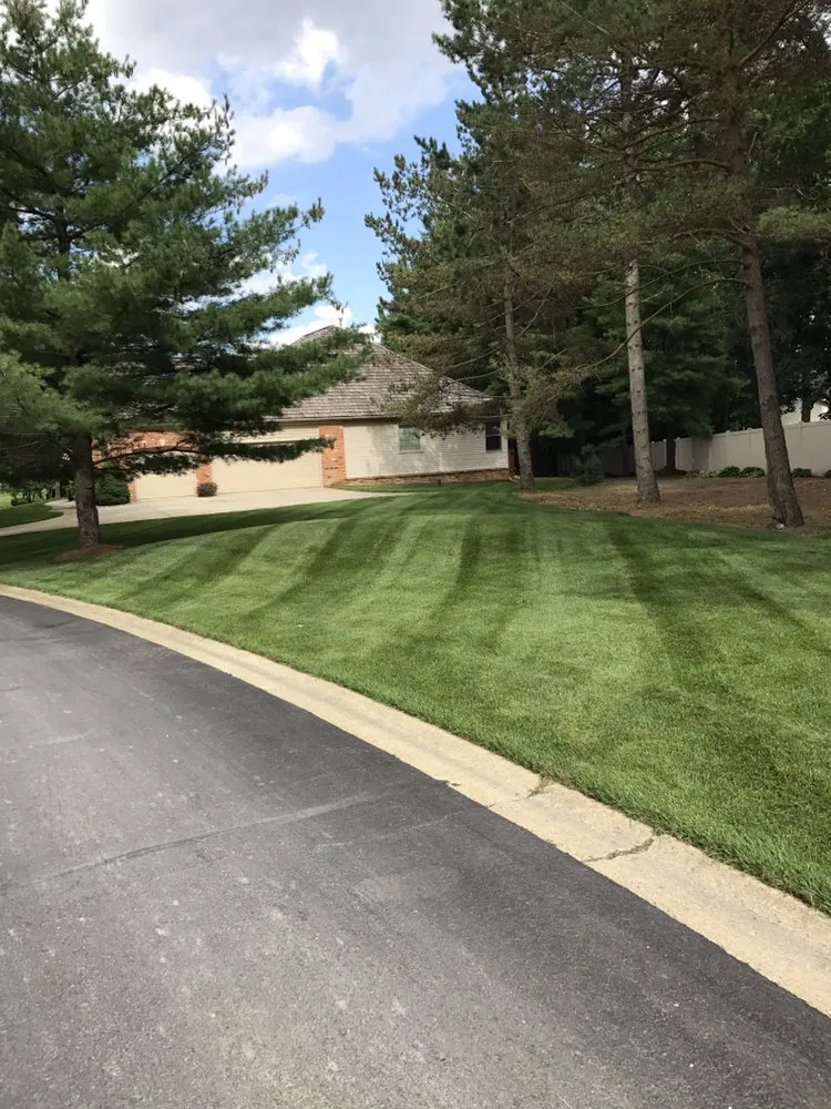 Reliable garden landscaping in Fenton, MI by Giltrops Grass And Landscape