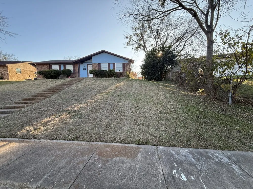 Top-rated lawn care service experts serving Cedar Hill, TX - Ginale Lawn Services