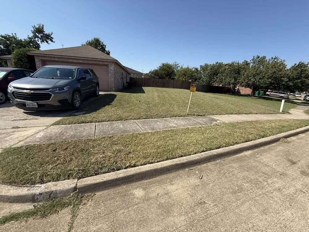 Custom lawn care service for homes in Cedar Hill, TX by Ginale Lawn Services