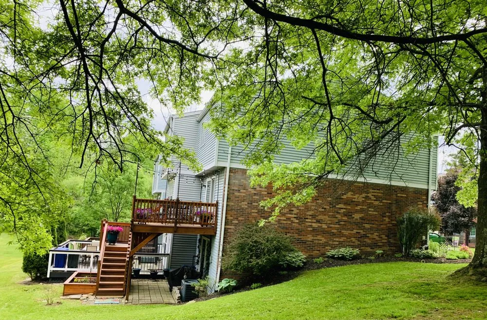 Reliable lawn mowing service in Coraopolis, PA by Gino’s Mowing Service