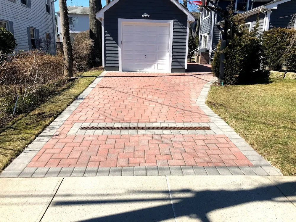 Expert lawn care service experts serving Glen Head, NY - Gioino Joseph & Sons