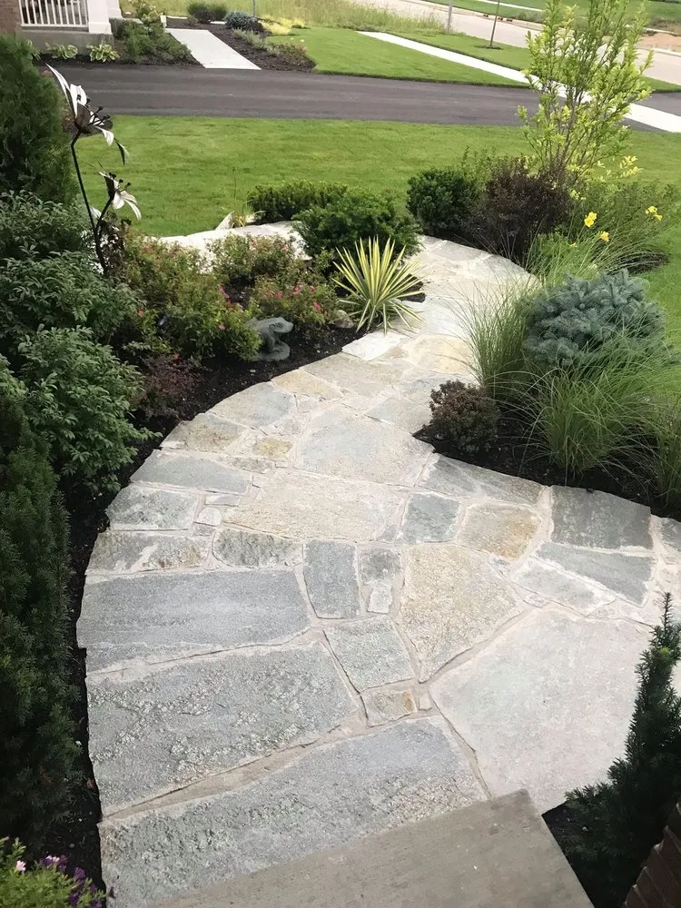 Expert lawn care service experts serving Chicago, IL - Giorgio & Perez Landscaping