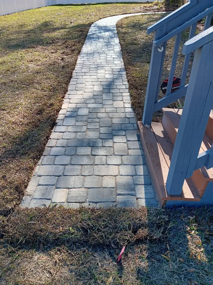 Custom lawn care service for homes in Tallahassee, FL by Giorgio's Lawn and Lanscape Works