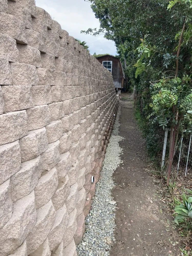 Custom yard maintenance in Thousand Oaks, CA - Gio’s landscaping