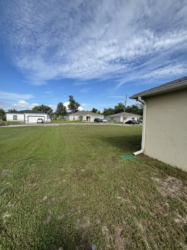 Professional yard maintenance in Orange City, FL - Gio’s Lawncare