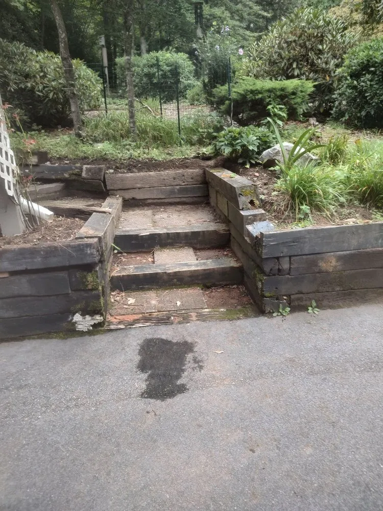 Professional yard maintenance for homes in Lake Toxaway, NC by Girmann's