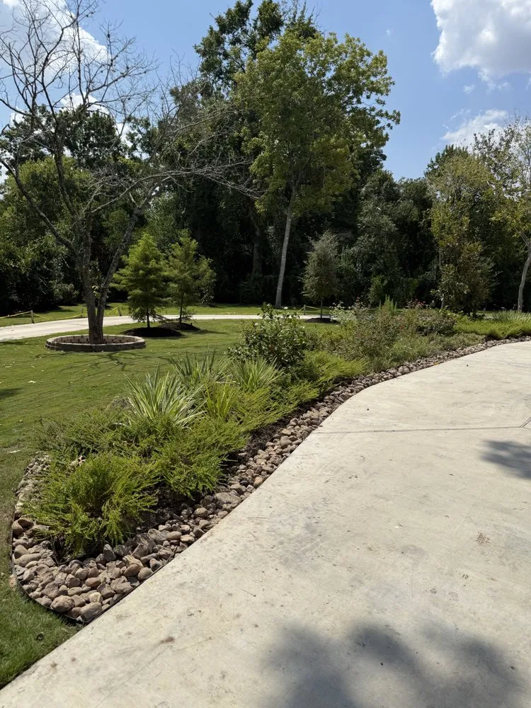 Professional lawn care service in Houston, TX by Giron Landscape