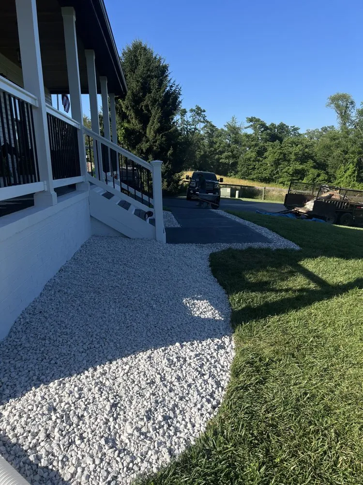 Expert yard maintenance in Frederick, MD - Giron Landscaping