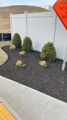 Giron Landscaping Logo