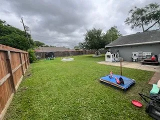 Expert landscaping services in Mont Belvieu, TX by Giter'Dun Lawn & Landscaping