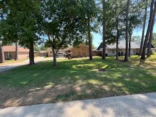 Trusted lawn care service in Mont Belvieu, TX - Giter'Dun Lawn & Landscaping