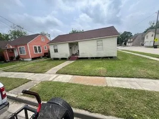 Professional yard cleanup service near you across Mont Belvieu, TX - Giter'Dun Lawn & Landscaping