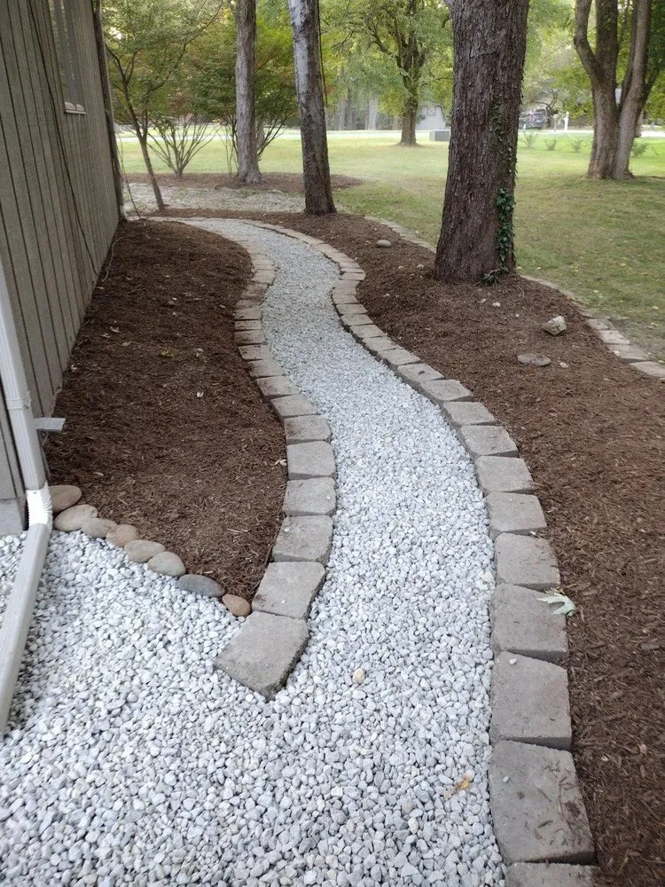 Affordable garden landscaping in Grandview, IL - G&J Landscapes & Remodels