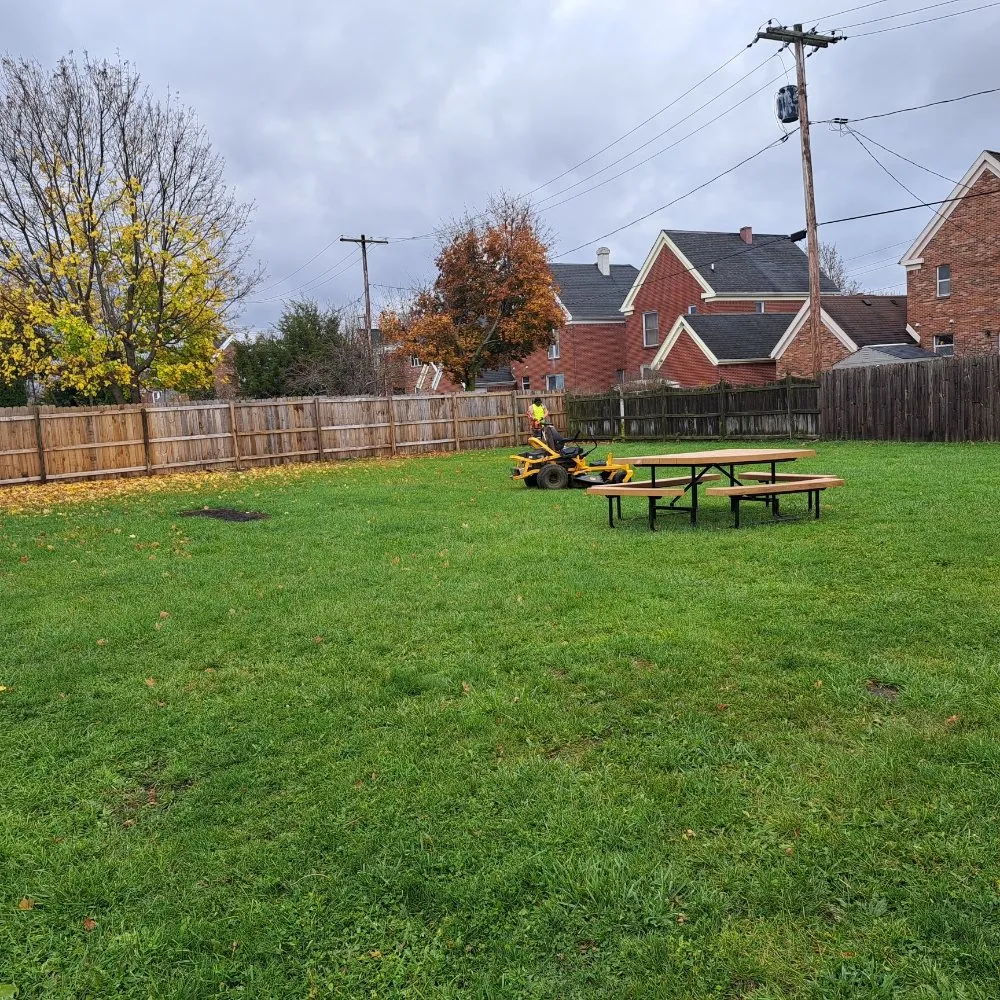 Reliable yard cleanup service in Niagara Falls, NY - GJ'S Janitorial Services