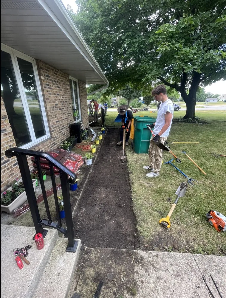 Local garden landscaping in Lemont, IL - G&K Powerwashing and Lawn Services