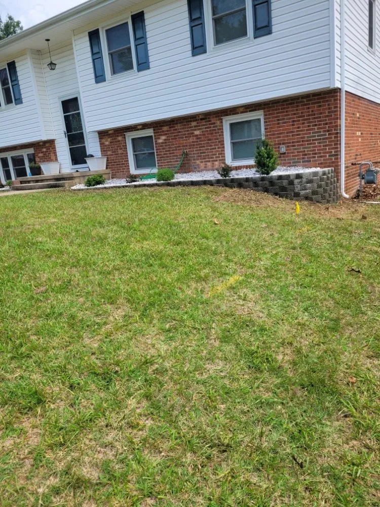 Trusted garden landscaping experts serving Craigsville, VA - Gladwells Lawn