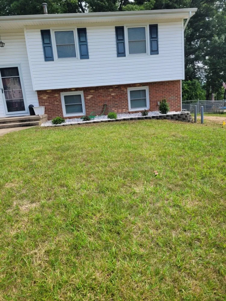 Trusted lawn care service experts serving Craigsville, VA - Gladwells Lawn