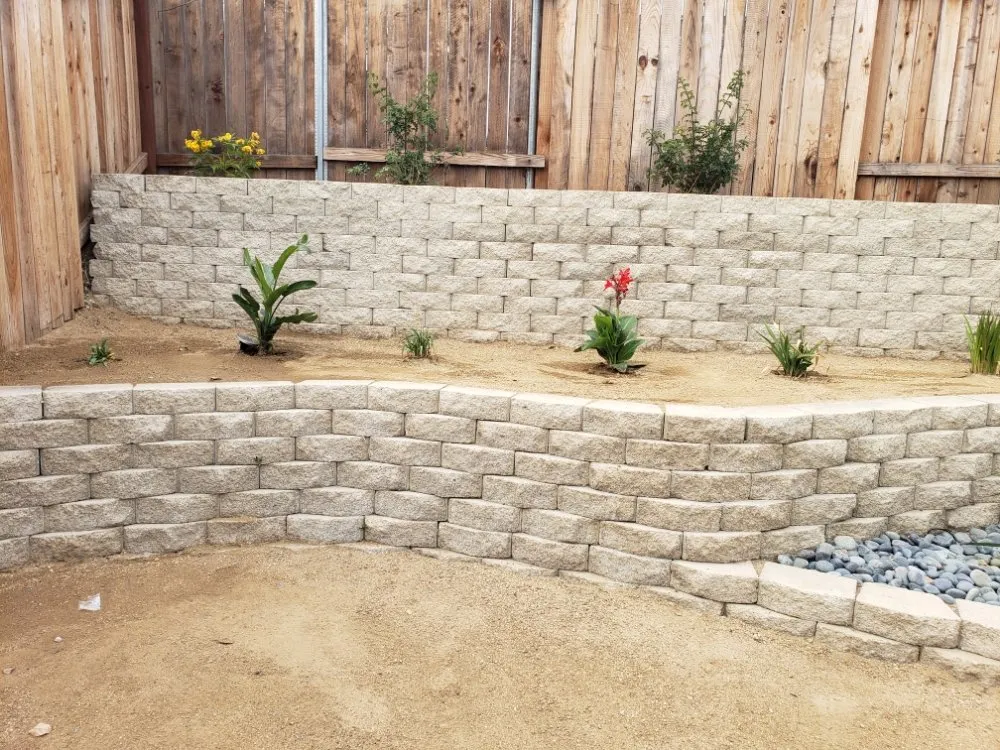 Local yard maintenance in Oxnard, CA by Gladys Lopez & Family landscaping & Maintenance