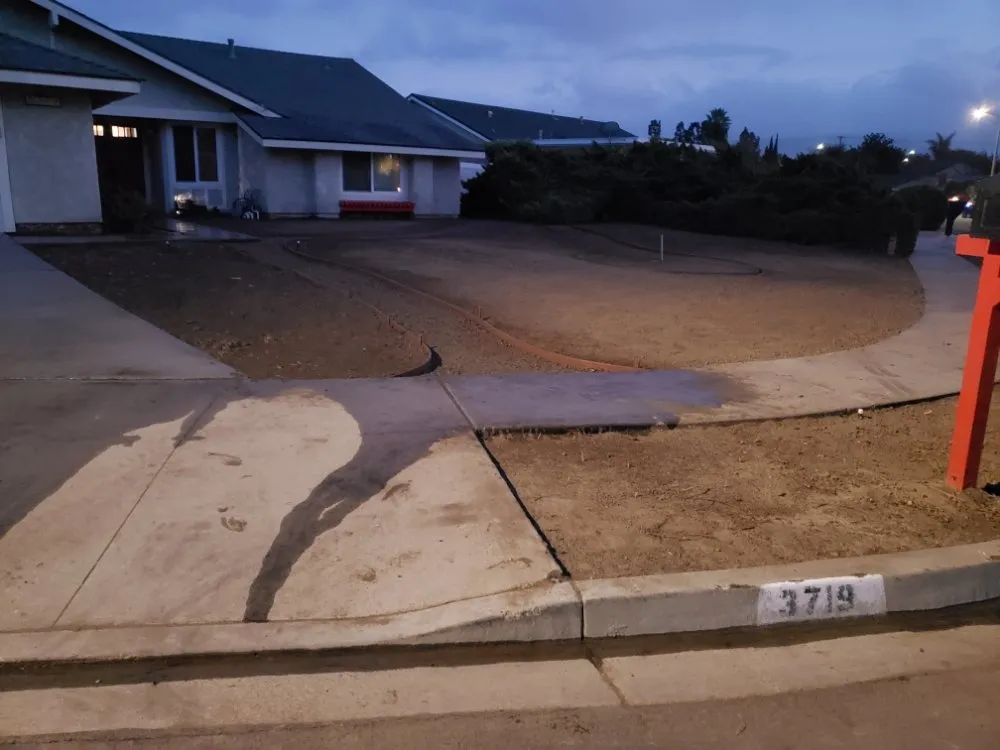 Expert lawn mowing service experts serving Oxnard, CA - Gladys Lopez & Family landscaping & Maintenance