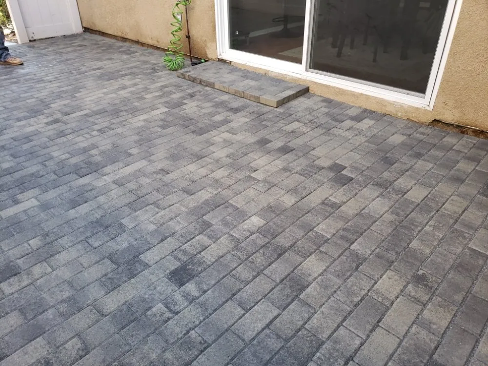 Affordable garden landscaping for homes across Oxnard, CA - Gladys Lopez & Family landscaping & Maintenance