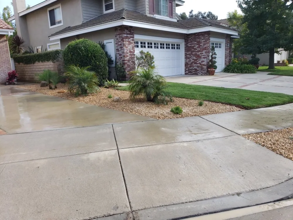 Expert outdoor landscaping in Oxnard, CA - Gladys Lopez & Family landscaping & Maintenance